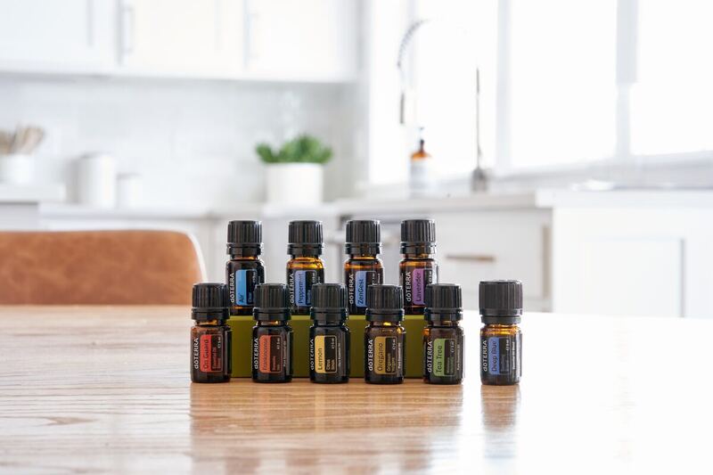 dōTERRA Family Essentials Kit mit 10 ätherischen Ölen für die ganze Familie